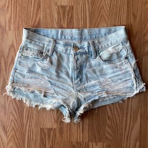 American Eagle light wash shorts